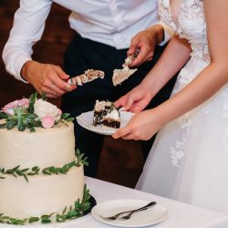 wedding-cake-at-the-wedding-of-the-newlyweds-2.jpg